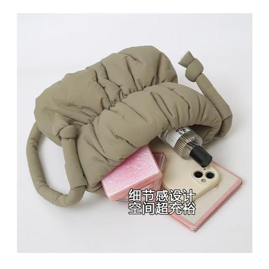 WDF.CO現貨｜2025韓國新款馬卡龍蓮蓬水桶包│白橘藍紫黑綠6色空氣羽絨包│單肩包｜斜背包｜有磁扣大容量｜外出包-細節圖8