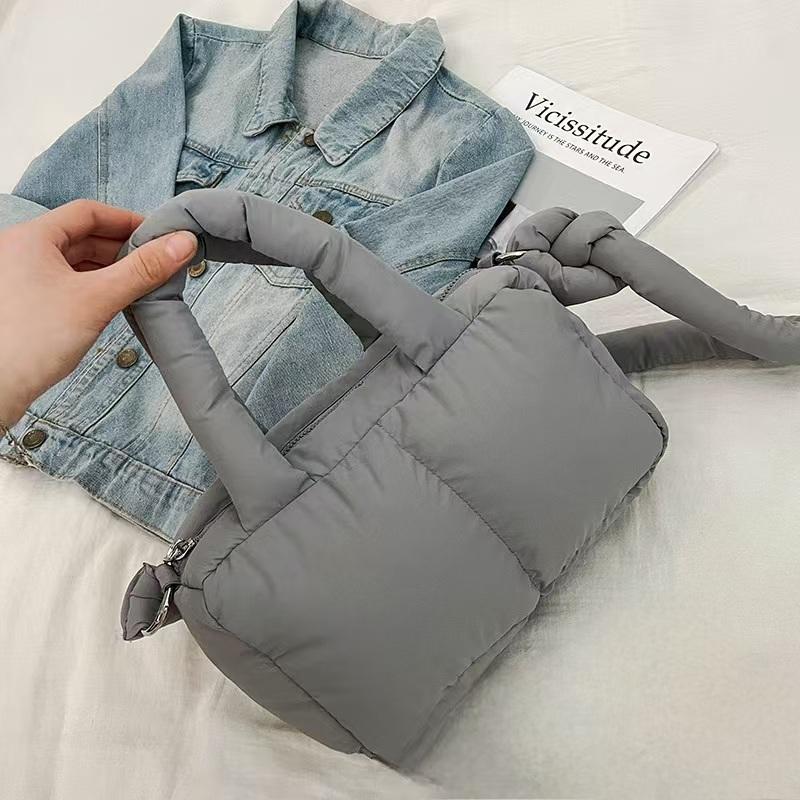 WDF.CO現貨│2025新款MINI韓國小吐司托特包│6色防潑水小方塊包│單肩斜背空氣包 │有拉鍊｜通勤包｜雲朵包-細節圖7