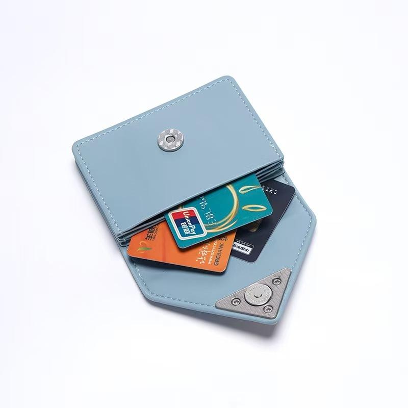 WDF.CO現貨｜2025韓版新款三角五金造型短夾｜藍綠2色強力磁扣卡夾｜3層皮革錢包｜短夾｜收納小包-細節圖7