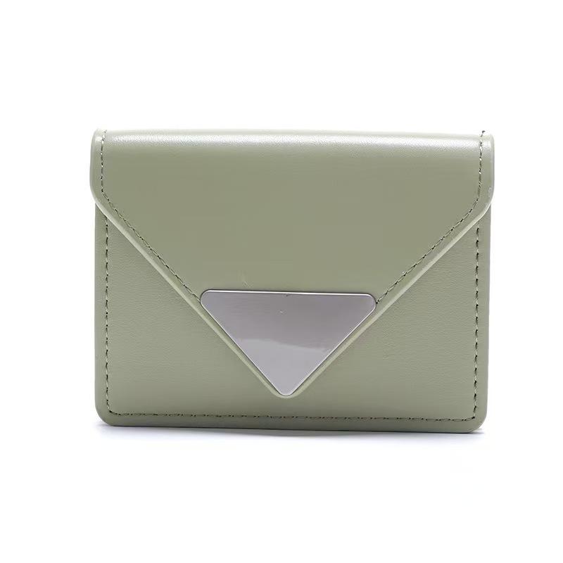WDF.CO現貨｜2025韓版新款三角五金造型短夾｜藍綠2色強力磁扣卡夾｜3層皮革錢包｜短夾｜收納小包-細節圖9