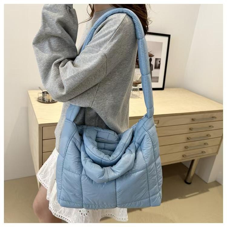 WDF.CO現貨│2024韓國東大門新方格托特包│5色吐司方塊空氣包 │大方包│單肩包｜有拉鍊｜容量大｜泡芙包｜外出包-細節圖2