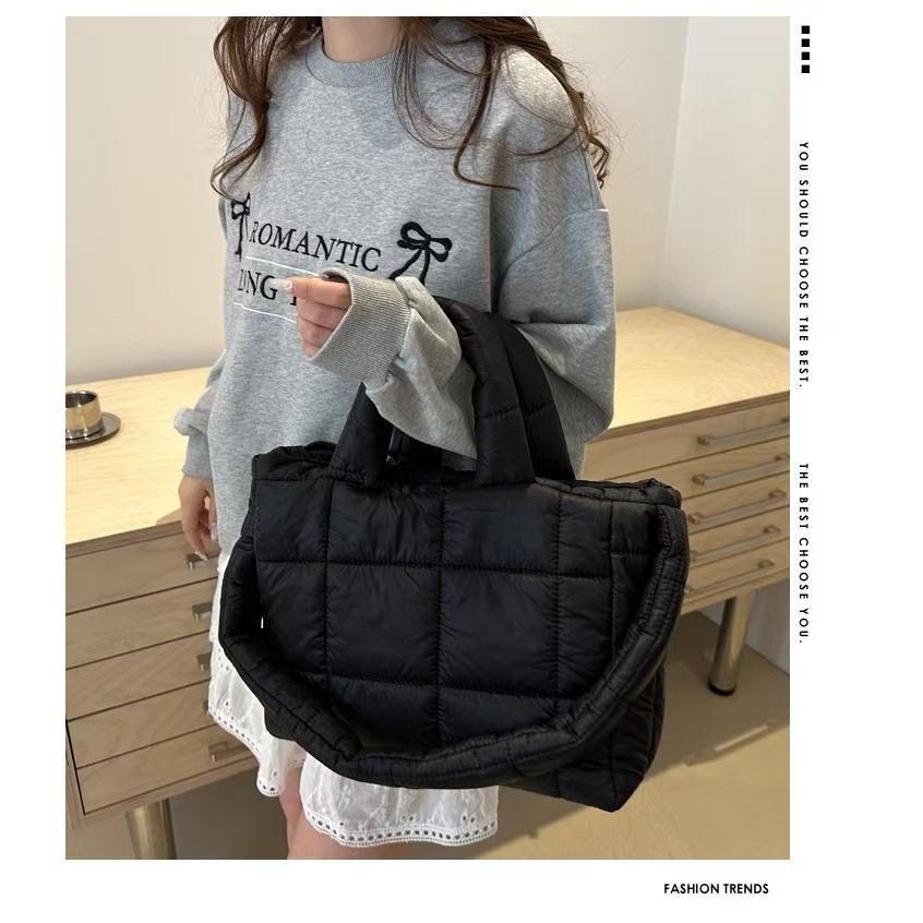 WDF.CO現貨│2024韓國東大門新方格托特包│5色吐司方塊空氣包 │大方包│單肩包｜有拉鍊｜容量大｜泡芙包｜外出包-細節圖3