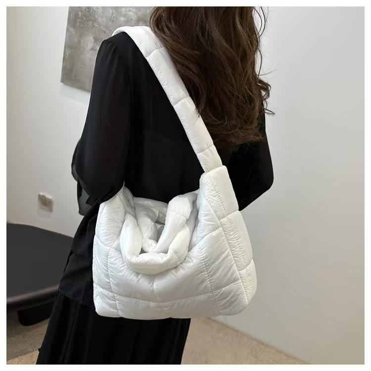 WDF.CO現貨│2024韓國東大門新方格托特包│5色吐司方塊空氣包 │大方包│單肩包｜有拉鍊｜容量大｜泡芙包｜外出包-細節圖4