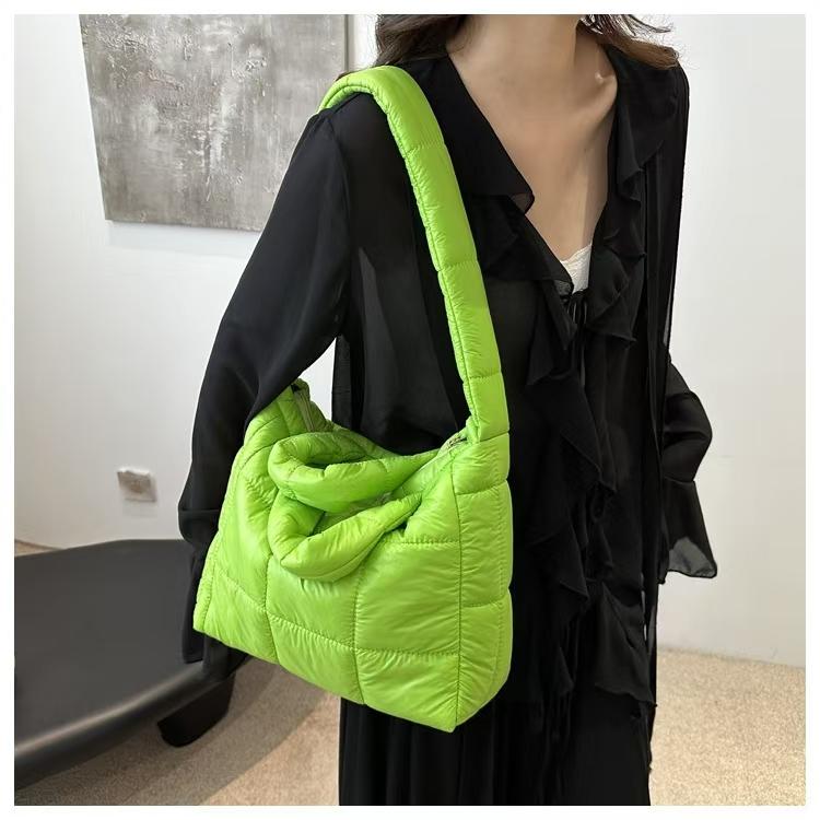 WDF.CO現貨│2024韓國東大門新方格托特包│5色吐司方塊空氣包 │大方包│單肩包｜有拉鍊｜容量大｜泡芙包｜外出包-細節圖6