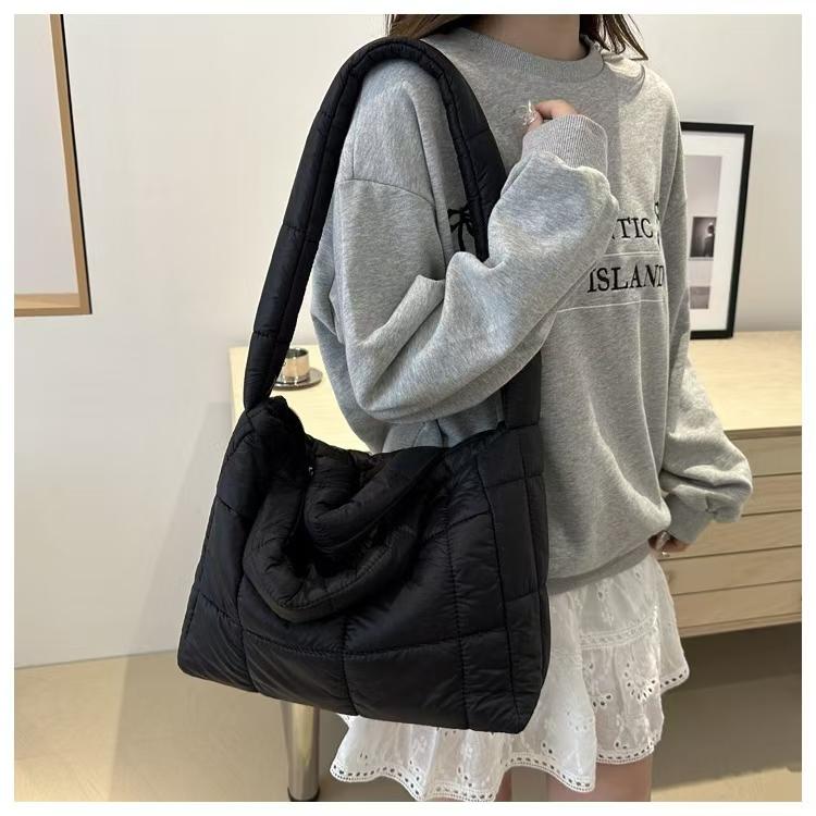 WDF.CO現貨│2024韓國東大門新方格托特包│5色吐司方塊空氣包 │大方包│單肩包｜有拉鍊｜容量大｜泡芙包｜外出包-細節圖7