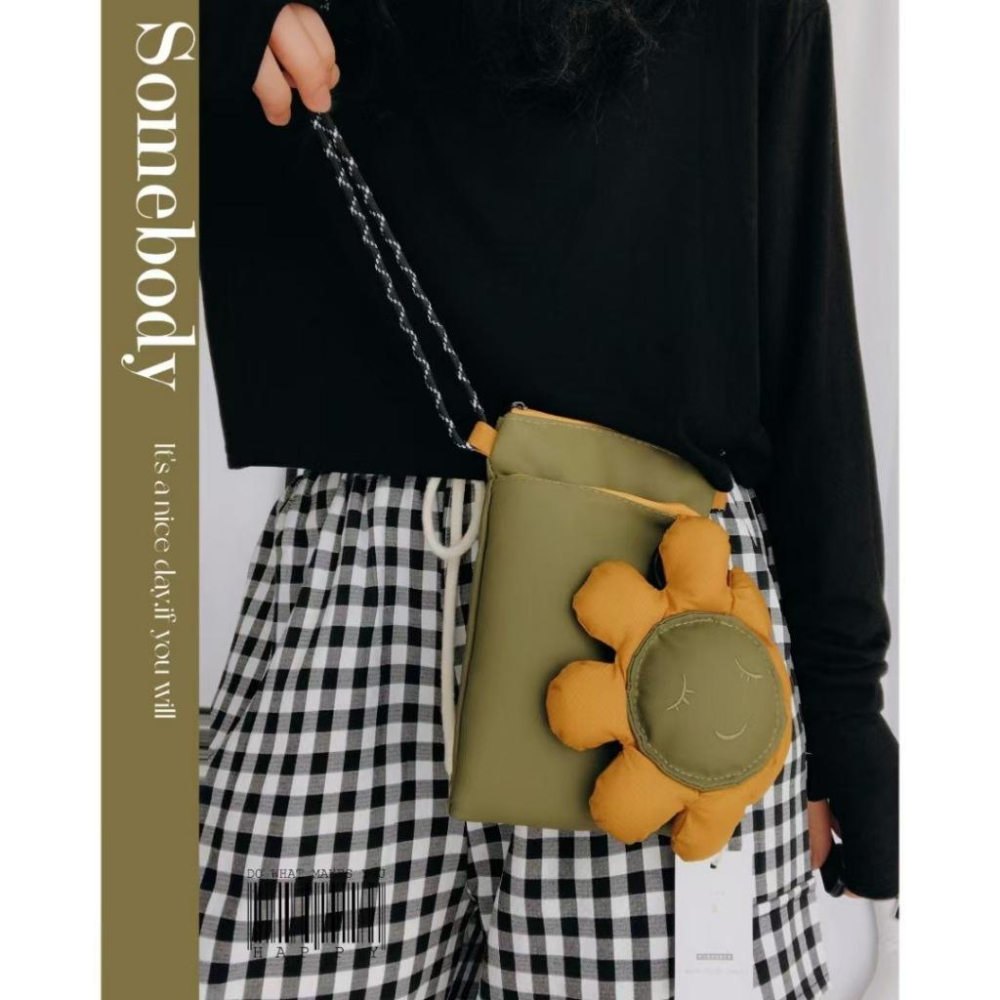 WDF.CO現貨｜2025最新日系太陽花手機包 │ 黑綠橘3色笑臉花朵肩背包｜有拉鍊｜防潑水斜背包｜隨身小包-細節圖3