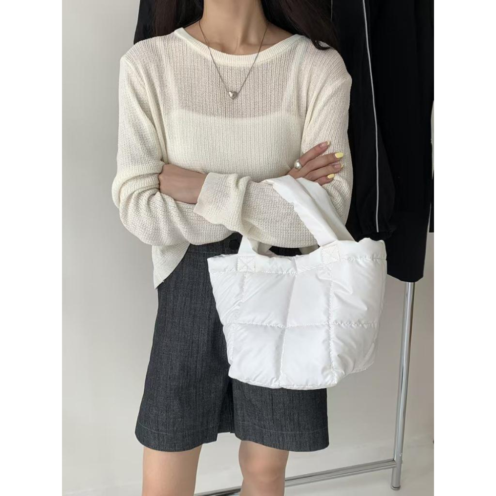 WDF.CO現貨｜2024韓國4色空氣托特包│黑白銀咖｜防潑水｜方格泡泡｜輕量包｜有磁鈕｜手提包｜大容量｜羽絨包｜通勤包-細節圖7