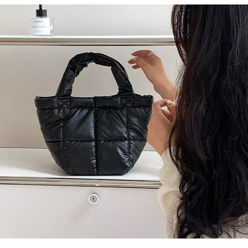 WDF.CO現貨｜2024韓國4色空氣托特包│黑白銀咖｜防潑水｜方格泡泡｜輕量包｜有磁鈕｜手提包｜大容量｜羽絨包｜通勤包-細節圖9