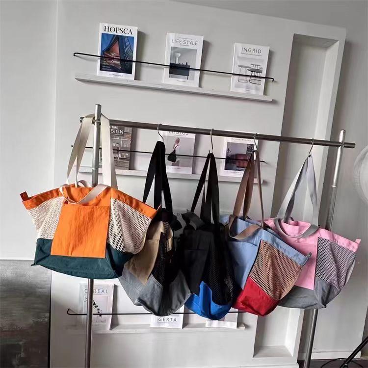 WDF.CO現貨｜2024韓國新款網格收納袋 │黑粉橘卡藍5色拼貼沙灘包│收納購物袋│有磁鈕│大容量｜單肩包｜通勤外出包-細節圖2