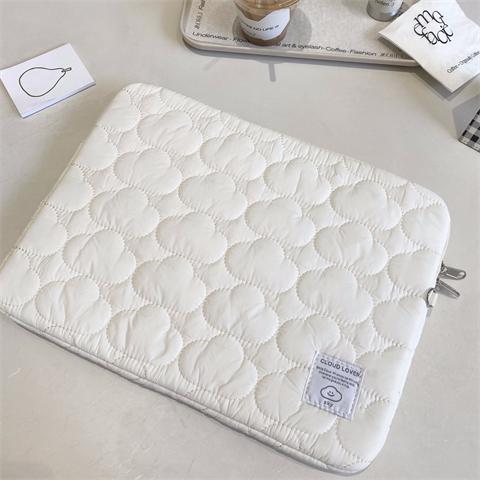 WDF.CO現貨│2024韓國新款可愛雲朵筆電包│藍白2色平板保護套│14吋ipad收納鋪棉包│雲朵刺繡│ins小物-細節圖9