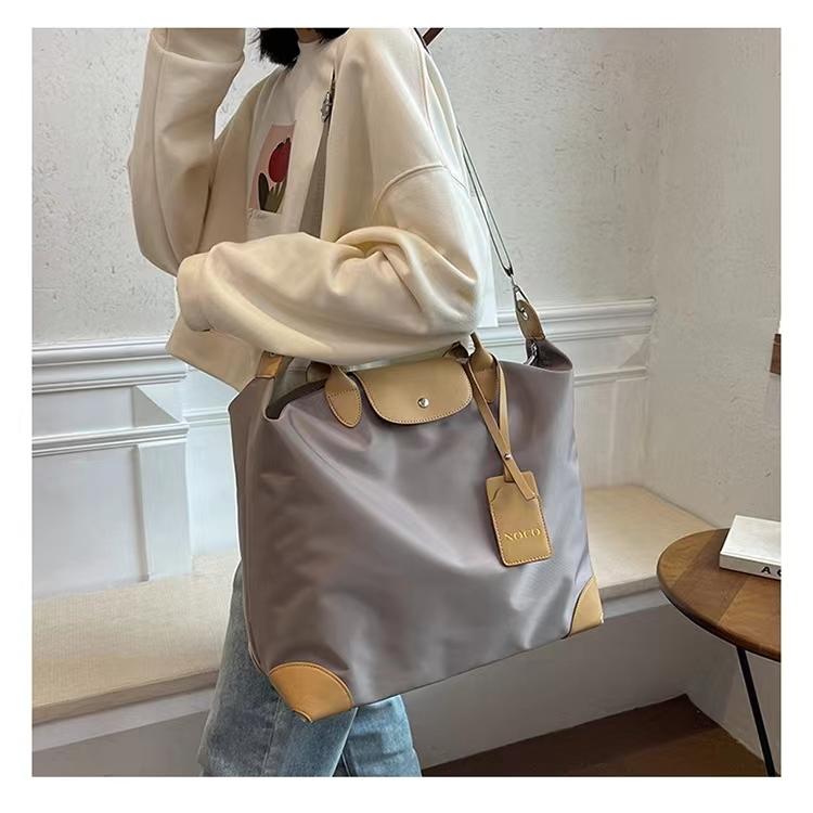 WDF.CO現貨│2024日常6色托特大包│ 單肩包│黑綠灰粉卡其｜大容量｜旅行包｜牛津布包｜斜背包｜防潑水｜旅行外出包-細節圖4