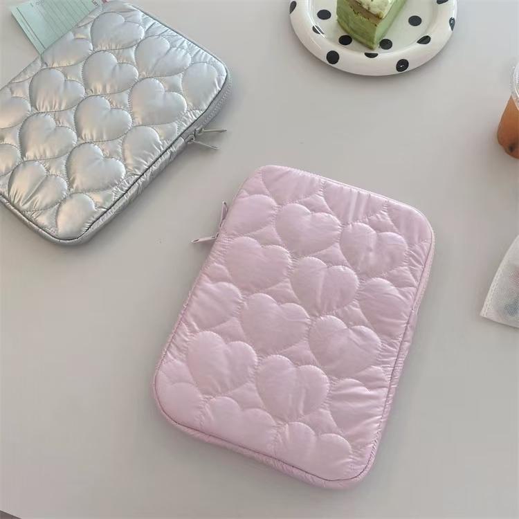 WDF.CO現貨│2024韓國新款愛心馬卡龍筆電包│粉銀藍黃4色平板保護套│14吋ipad收納棉包│愛心刺繡│ins小物-細節圖5