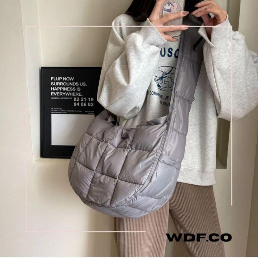 WDF.CO現貨│2025新款韓國大方格大餃子包│黑白灰3色刺繡羽絨包│單肩斜背空氣雲朵包 │有拉鍊｜大容量｜通勤包