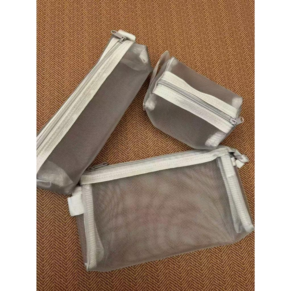 WDF.CO現貨│2025無印風鉛筆盒｜尼龍網眼筆袋｜網紗化妝袋｜黑灰2色透明文具袋｜有拉鍊｜文具收納袋｜雜物收納包-細節圖3