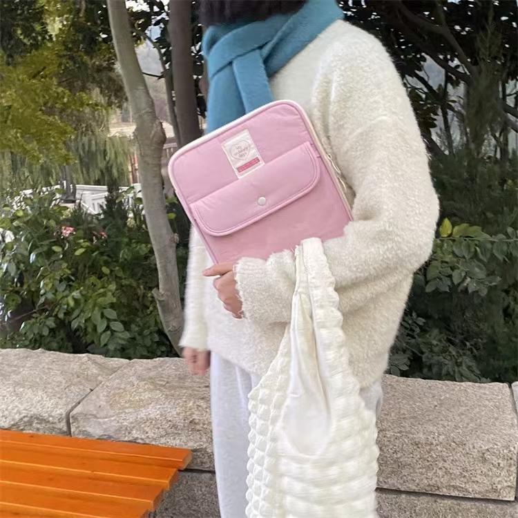 WDF.CO現貨│2024韓國新款ipad筆電包│黑白粉黃藍5色平板保護套│PVC透明設計│14吋ipad收納鋪棉包││-細節圖6