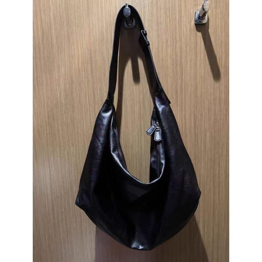 WDF.CO現貨│2025東大門新款軟皮托特包│黑色大餃子包│單肩皮革包 │有拉鍊｜大容量｜外出包｜通勤包-細節圖8