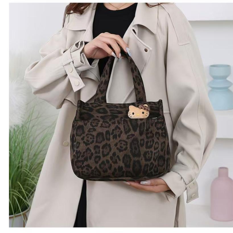 WDF.CO現貨│2024韓國豹紋托特包│3色豹紋便當包 │附小貓掛件│手提包│小方包｜有拉鍊｜容量大｜外出包-細節圖5