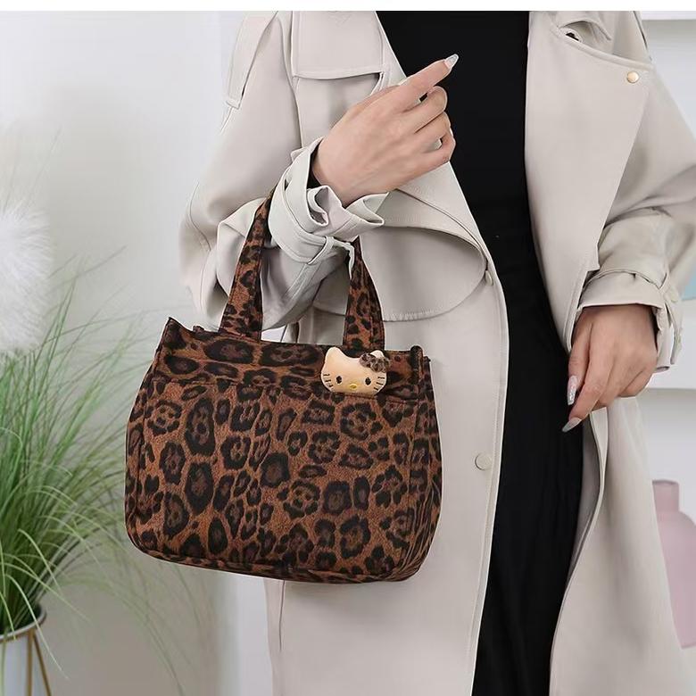 WDF.CO現貨│2024韓國豹紋托特包│3色豹紋便當包 │附小貓掛件│手提包│小方包｜有拉鍊｜容量大｜外出包-細節圖7