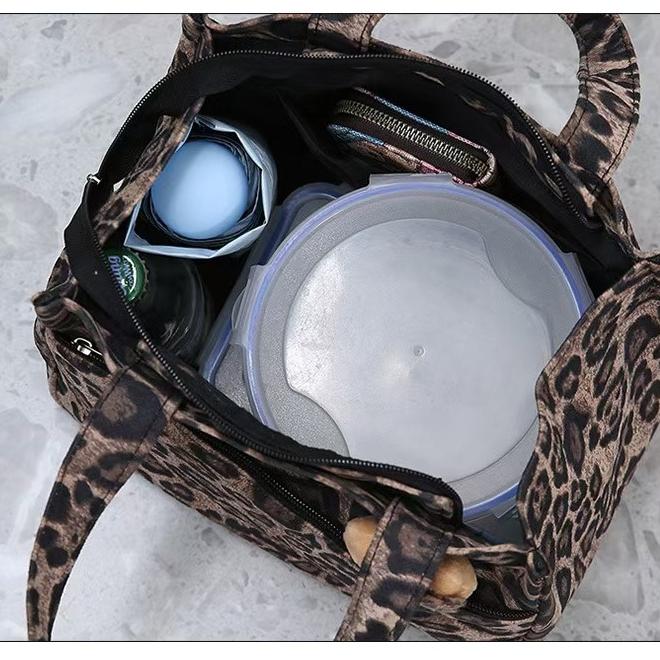 WDF.CO現貨│2024韓國豹紋托特包│3色豹紋便當包 │附小貓掛件│手提包│小方包｜有拉鍊｜容量大｜外出包-細節圖8