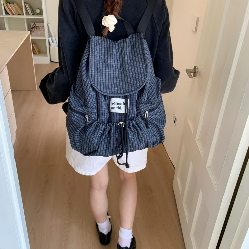 WDF.CO現貨│2025韓系新款尼龍運動格子風後背包│ 黑灰2色抽繩多口袋雙肩包│超大容量│防潑水│外出旅行包-細節圖2