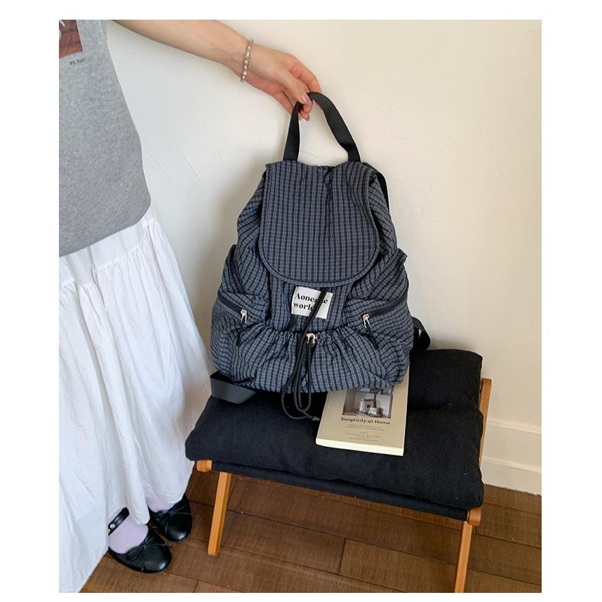 WDF.CO現貨│2025韓系新款尼龍運動格子風後背包│ 黑灰2色抽繩多口袋雙肩包│超大容量│防潑水│外出旅行包-細節圖4