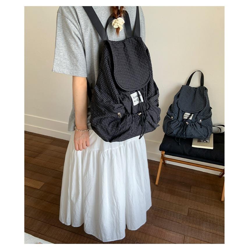 WDF.CO現貨│2025韓系新款尼龍運動格子風後背包│ 黑灰2色抽繩多口袋雙肩包│超大容量│防潑水│外出旅行包-細節圖5