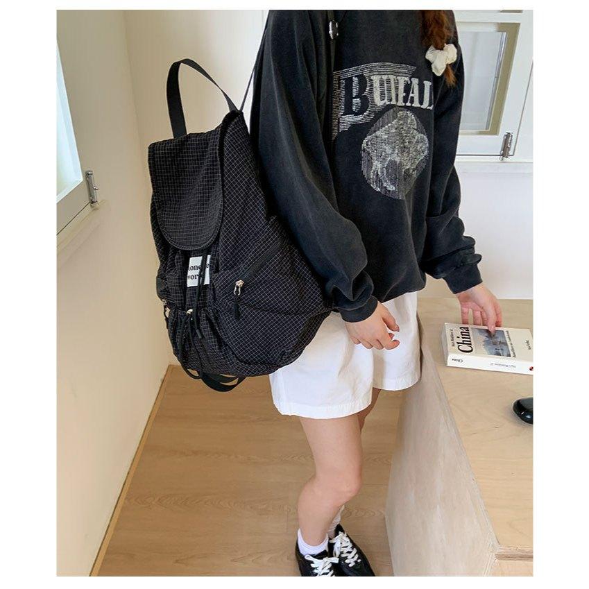 WDF.CO現貨│2025韓系新款尼龍運動格子風後背包│ 黑灰2色抽繩多口袋雙肩包│超大容量│防潑水│外出旅行包-細節圖7