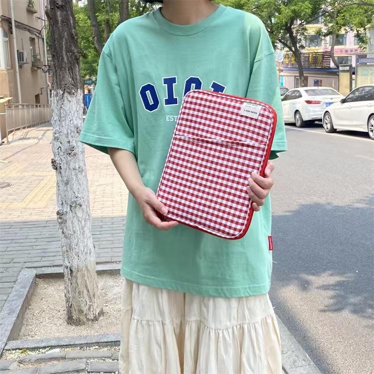 WDF.CO現貨│2025韓國新款格紋筆電包│黑紅綠藍4色平板保護套│14吋ipad收納鋪棉包│小方格│ins小物-細節圖7