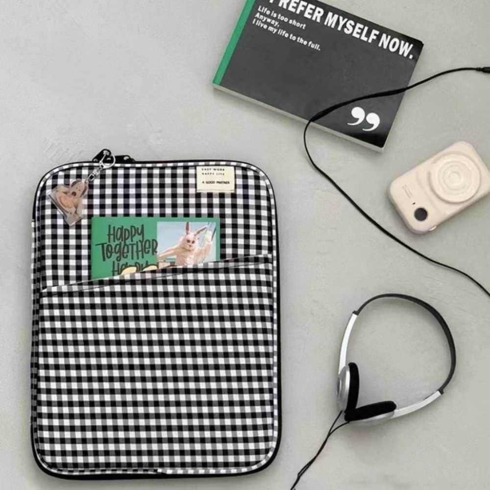 WDF.CO現貨│2025韓國新款格紋筆電包│黑紅綠藍4色平板保護套│14吋ipad收納鋪棉包│小方格│ins小物-細節圖8