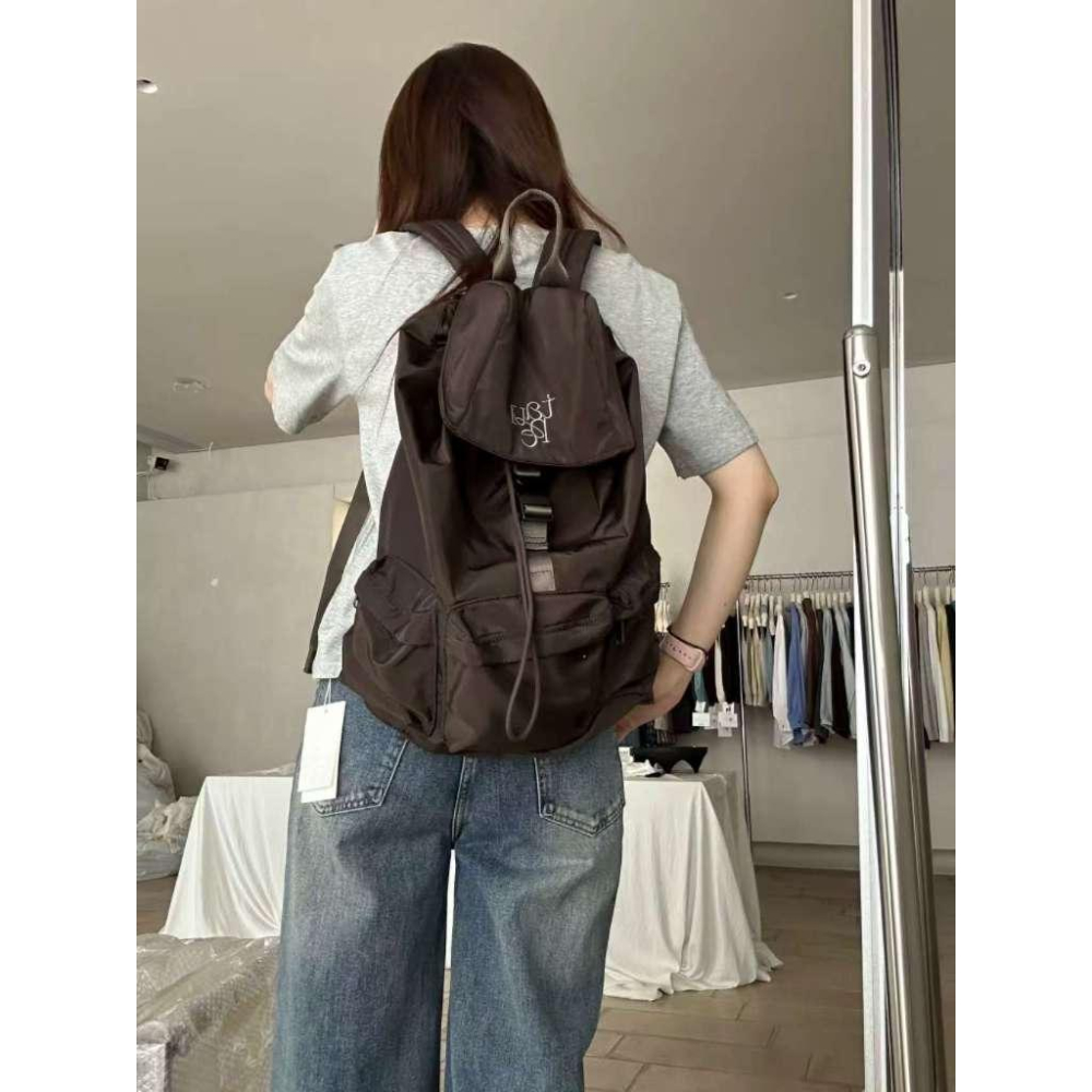 WDF.CO現貨│2025韓系新款尼龍運動機能風後背包│ 黑咖灰3色多口袋手提包│超大容量│防潑水│外出旅行包-細節圖2