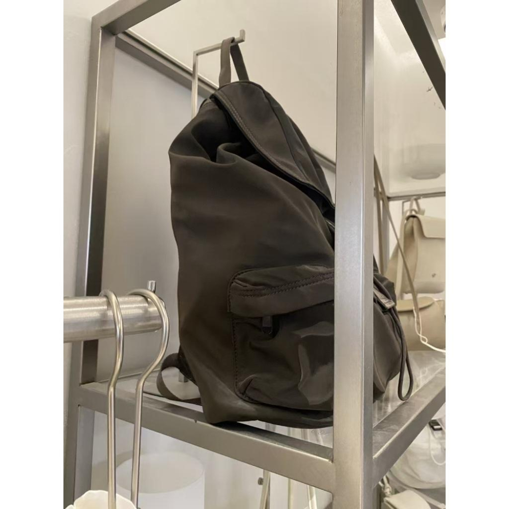 WDF.CO現貨│2025韓系新款尼龍運動機能風後背包│ 黑咖灰3色多口袋手提包│超大容量│防潑水│外出旅行包-細節圖6