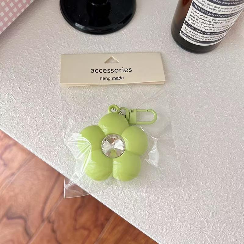 WDF.CO現貨│2025新款多巴胺五瓣花片吊飾│9色亮面帶鑽花朵掛飾│鑰匙圈掛飾│包包吊飾│書包掛件│ins 小物-細節圖7