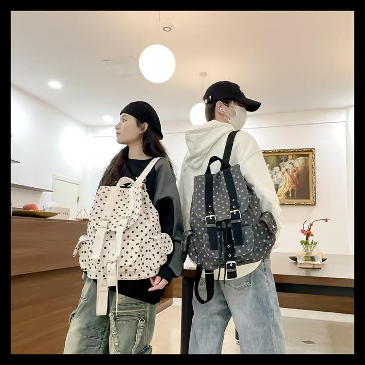 WDF.CO現貨│2025韓國新款小圓點尼龍後背包│黑灰白3色大容量雙肩包│有索繩卡扣│上課雙肩包│旅遊通勤用-細節圖2