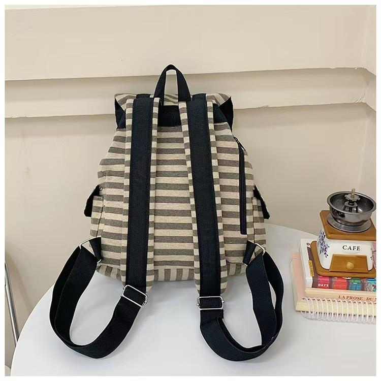 WDF.CO現貨│2025韓國東大門新款橫條雙肩包│黑卡2色大容量帆布雙肩包│格紋雙肩包│旅遊j外出通勤用-細節圖8