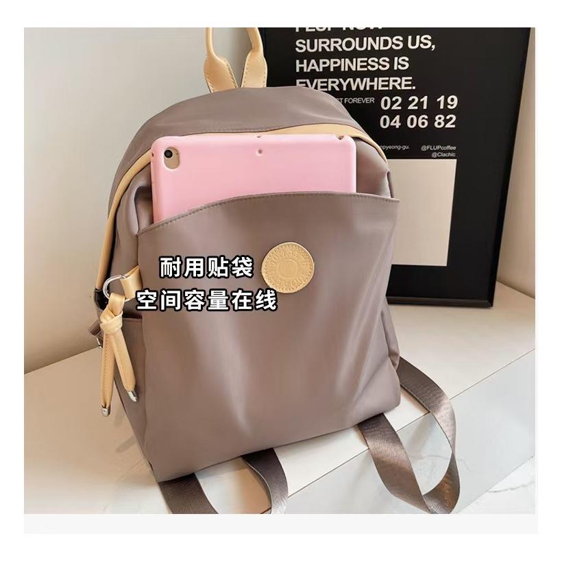 WDF.CO現貨｜2025新款日式休閒後背包│黑白卡3色尼龍防潑水雙肩包 │有拉鍊｜通勤包｜外出通勤｜上課書包-細節圖9