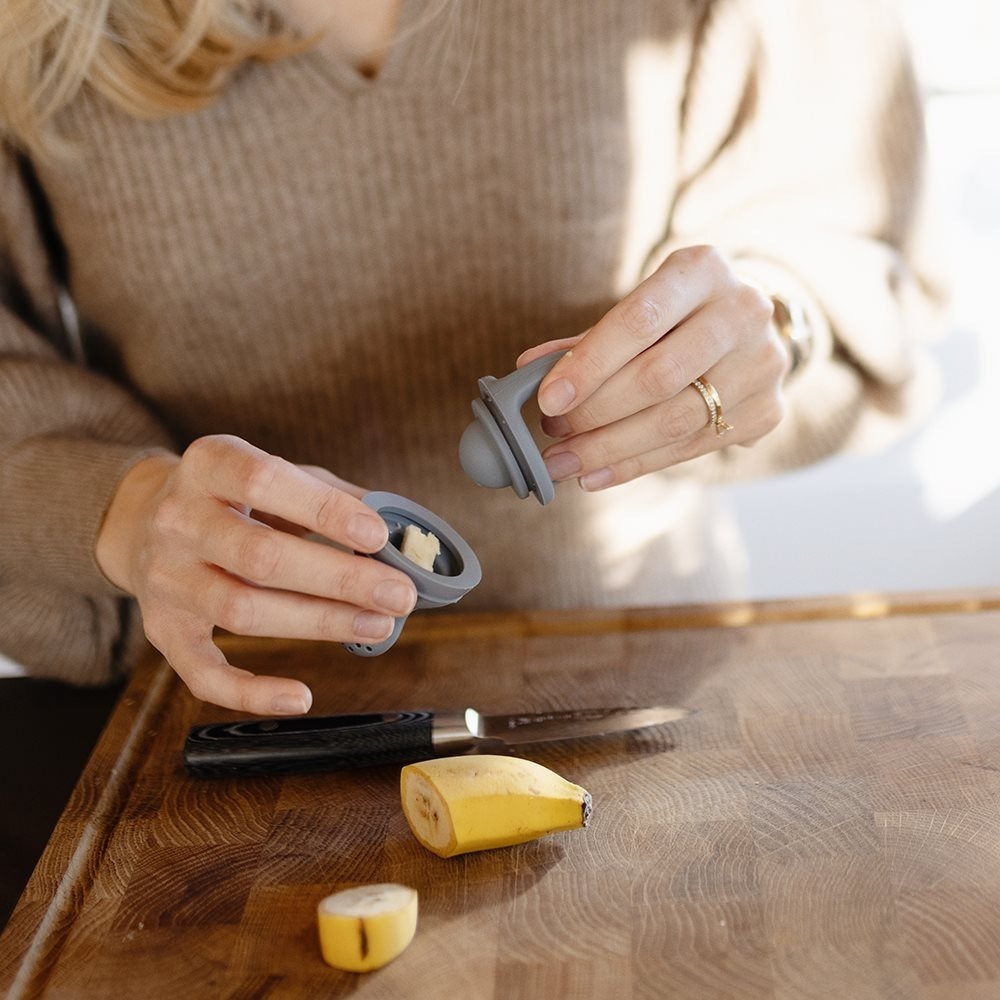 美國mushie 新鮮食物餵食器 矽膠嬰兒餵食器奶嘴 多色可選 米白 / 淺綠 / 紫色 / 腮紅 / 劍橋藍-細節圖10