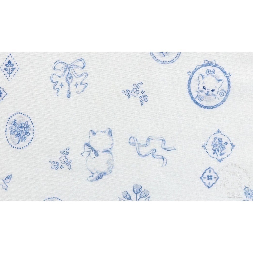 🌸現貨🌸韓國布 純棉布『藍瓷緞帶小貓』 貓咪布 復古風 碎花布 奶茶色 口水巾 寵物領巾 圍兜 布料 手作-細節圖2