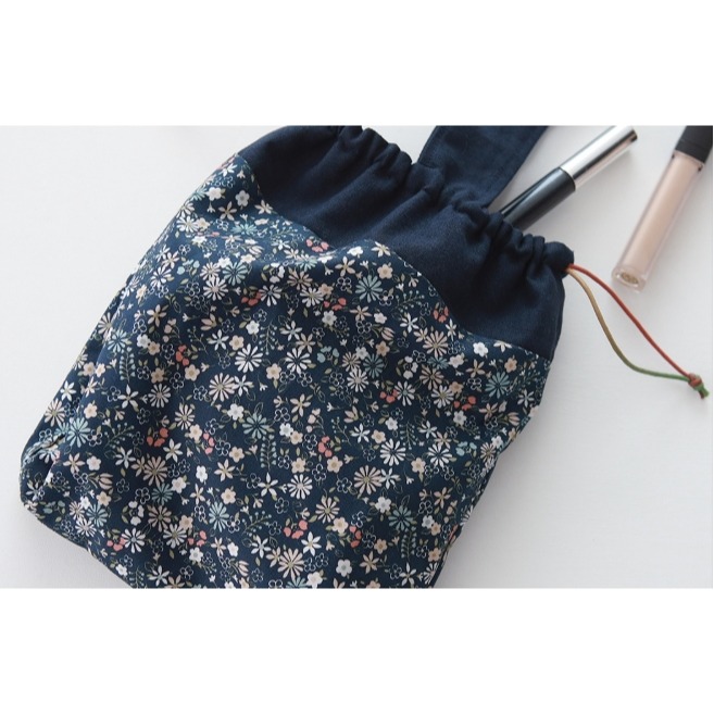 🌸現貨🌸韓國布 純棉布 鼠尾花草 鼠尾草 薄棉布 棉布 花草布 花布 純棉布 洋裁 口水巾 圍兜 海軍藍 洋裁布料-細節圖8