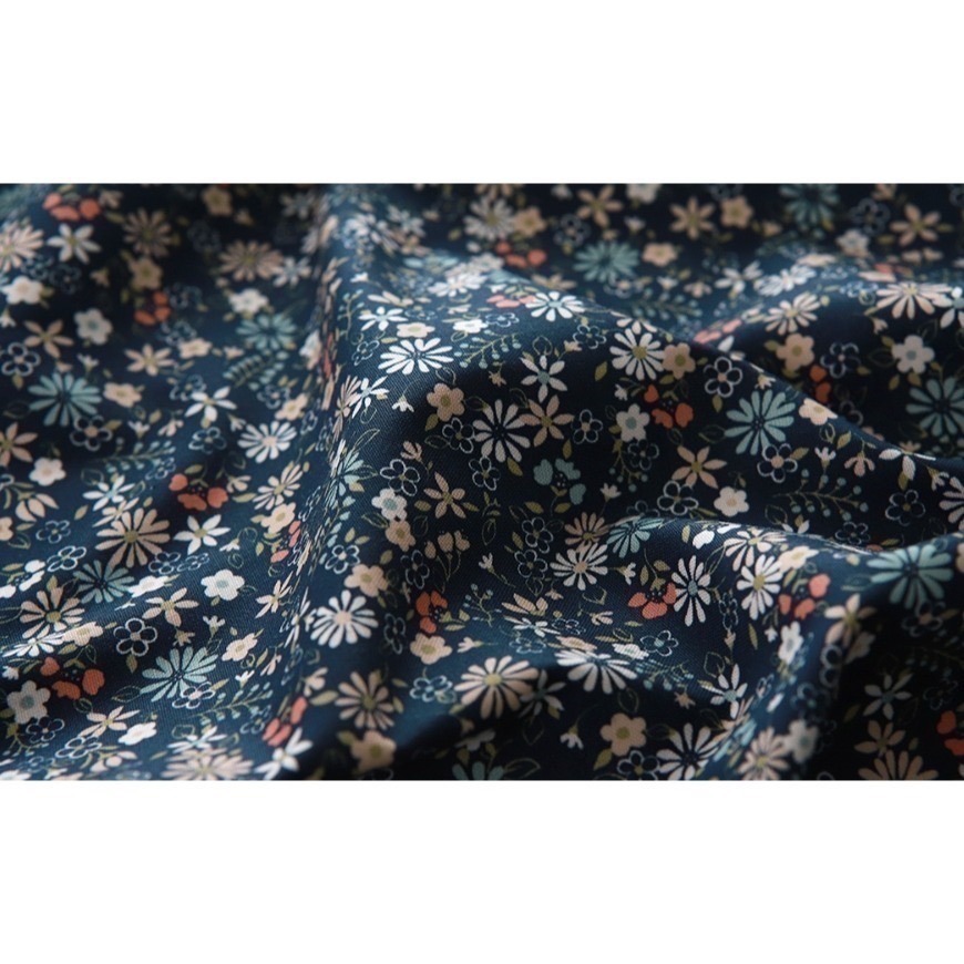 🌸現貨🌸韓國布 純棉布 鼠尾花草 鼠尾草 薄棉布 棉布 花草布 花布 純棉布 洋裁 口水巾 圍兜 海軍藍 洋裁布料-細節圖6