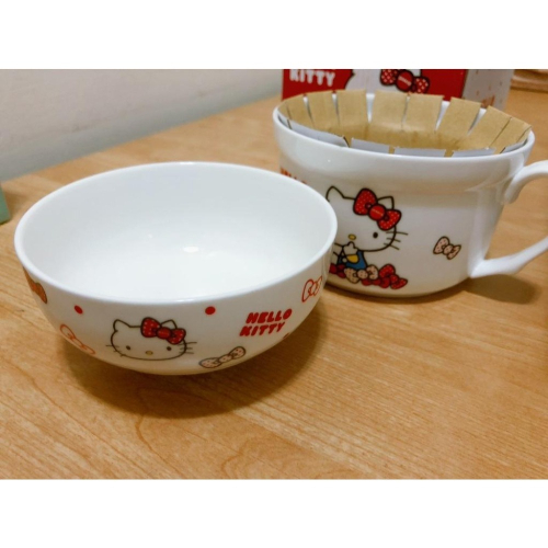 全新 - Hello Kitty 料理碗 、Line Friends 造型可微波瓷碗