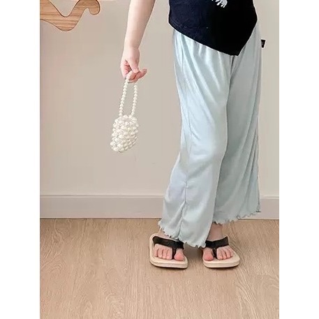 夏預購｜必買褲｜超彈年糕褲 莫代爾光澤九分木耳邊寬褲（新色粉紫藍）-細節圖4