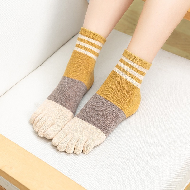 【現貨】兩趾襪 女生襪子 黑襪 SOCKS 棉襪 兩指襪 短筒襪 條紋襪 襪子 分趾襪 素色襪子 中筒襪 中統襪 薄襪-細節圖5