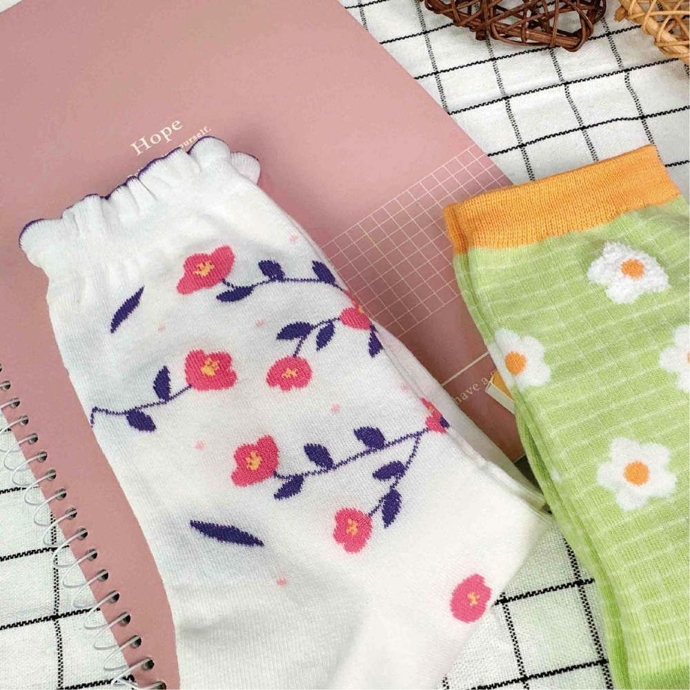 【OTOBAI】女生襪子 花朵襪子 中筒襪 韓國長襪 可愛襪子 韓國襪子 SOCKS 中統襪 棉襪 襪子 薄襪 韓國襪-細節圖9
