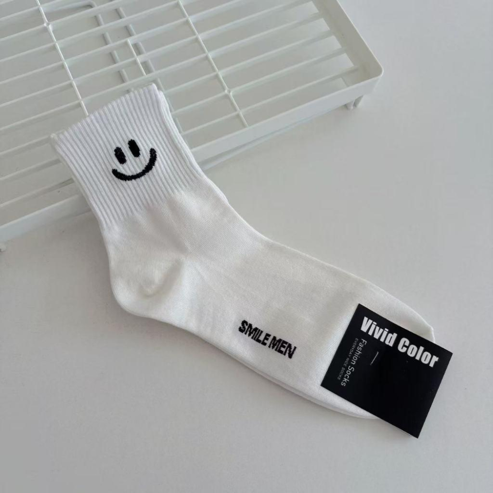 <Porabella>現貨韓國襪 素色笑臉中筒襪 素色 微笑襪 中筒襪 男生中筒襪 SMILE襪 英字襪 socks-細節圖4