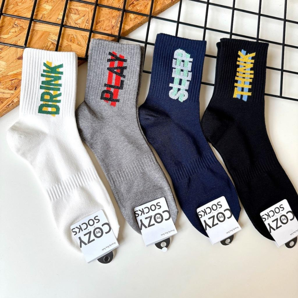 <Porabella>現貨韓國襪 個性塗鴉字母男生中筒襪 英字襪 塗鴉襪 男生中筒襪  sock-細節圖2