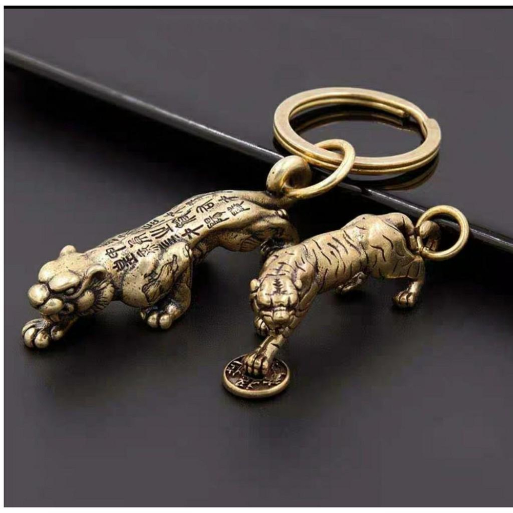 龍婆本廟咬錢虎金虎王K金佛牌(可配戴在身上或當鑰匙圈)，財運、人緣、平安、擋災、避險、旺生意、化小人，生意H02-細節圖3