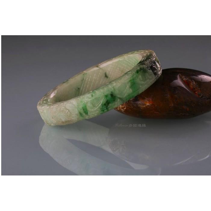 《Muse du Louvre-羅浮宮珠寶》精選冰種極品亮眼白底飄綠花雕花A貨翡翠玉鐲 ，古樸寶光，玉質細膩H49-細節圖3