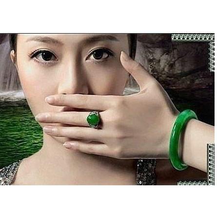 《宮廷珠寶》 精選冰種清透全彩嬌翠綠翡翠玉鐲 ，古樸寶光，玉質細膩H25-細節圖2