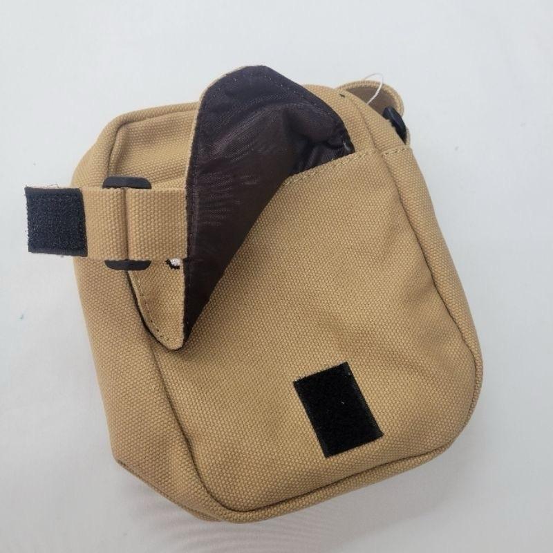 「日本🇯🇵」質感帆布刺繡圖案斜背小包-蠟筆小新 CRAYONSHINCHAN 動感小新/上學小新/小白 正版授權-細節圖3