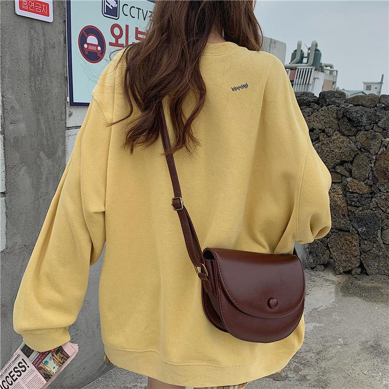 WU96/芥末黃 兩面小刺繡 大學T 衛衣 大學踢-細節圖2